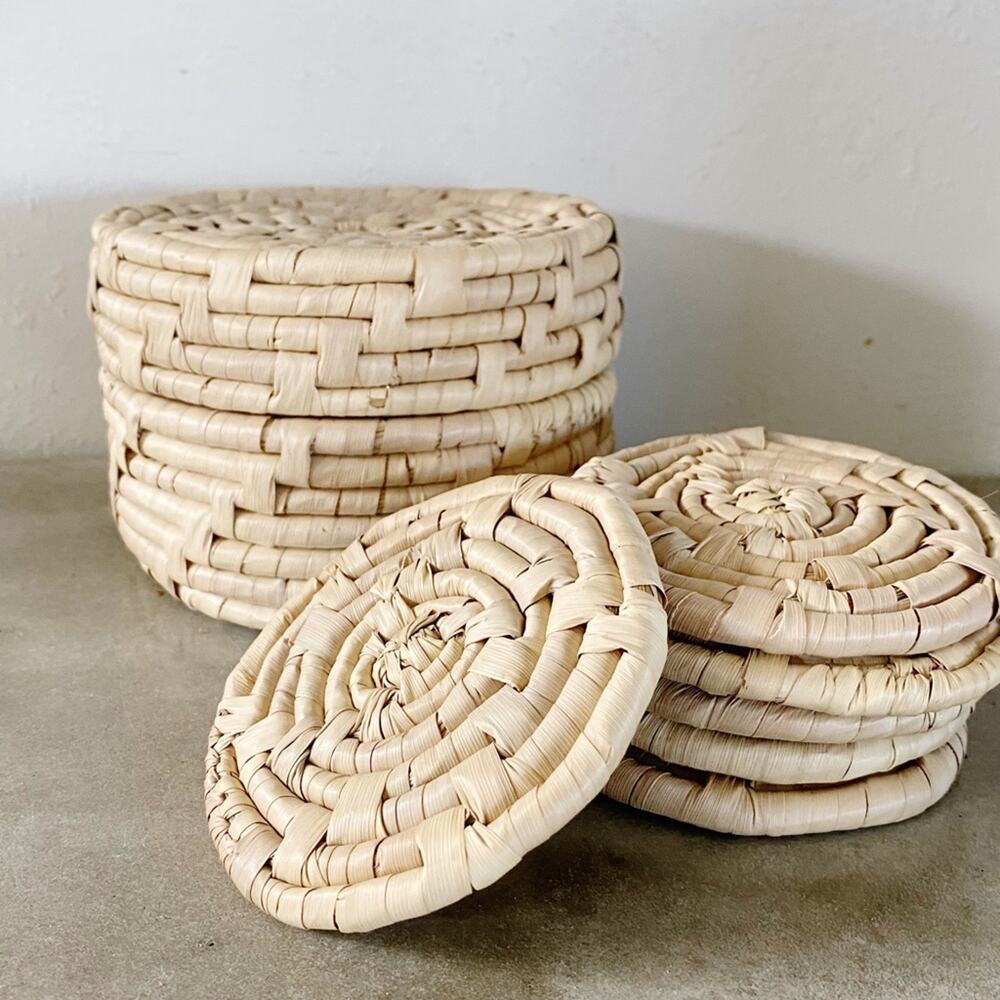 Set of 6 woven wicker rattan coaster and lidded‎ basket set
